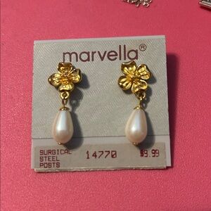 Vintage Marvella gold and pearl Earrings NEW on card NOS